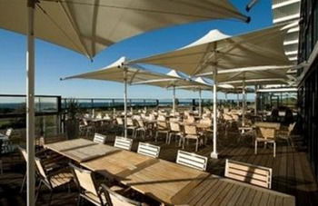 Caves Beachside Hotel - Accommodation Noosa 50