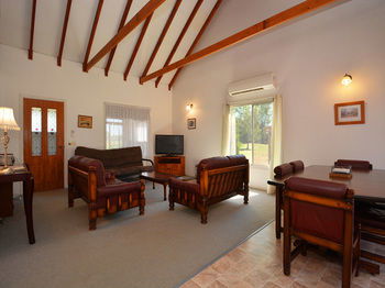 Madigan Wine Country Cottages - Accommodation Noosa 44