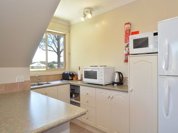 Madigan Wine Country Cottages - Accommodation Noosa 76