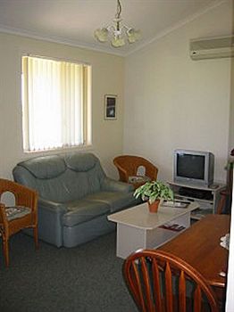 Madigan Wine Country Cottages - Accommodation Noosa 13