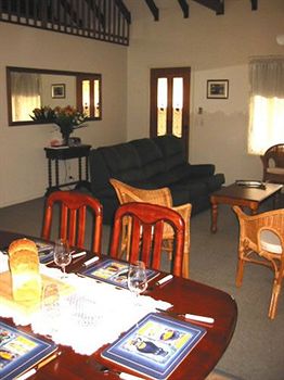 Madigan Wine Country Cottages - Accommodation Noosa 15