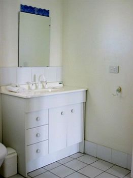 Madigan Wine Country Cottages - Accommodation Noosa 17