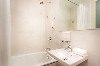 City Limits Hotel - Accommodation Noosa 12