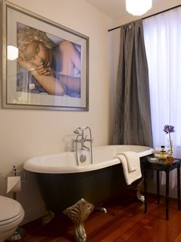 Andre's Mews Luxury Serviced Apartments - Accommodation Noosa 3