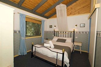 Hill 'N' Dale Farm Cottages - Accommodation Noosa 18