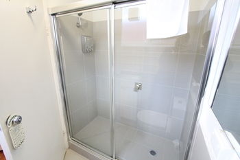 Drummond Apartments Services - Accommodation Noosa 5