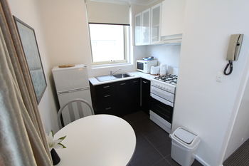 Drummond Apartments Services - Accommodation Noosa 16