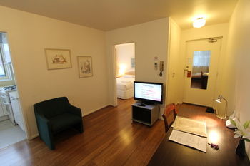 Drummond Apartments Services - Accommodation Noosa 17