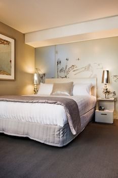 Art Series - The Olsen - Accommodation Noosa 6