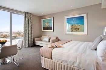 Art Series - The Olsen - Accommodation Noosa 7