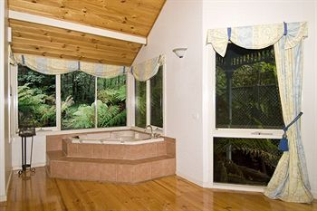 Cottages At Monreale - Accommodation Noosa 43