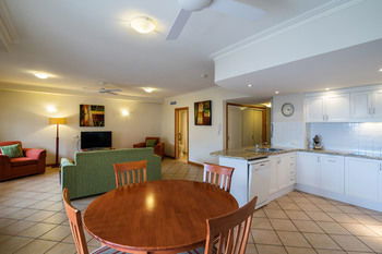 Coolum Seaside - Accommodation Noosa 34