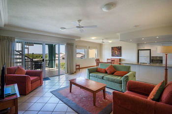 Coolum Seaside - Accommodation Noosa 48