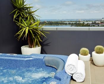 Art Series-The Blackman - Accommodation Noosa 12