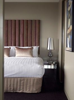 Art Series-The Blackman - Accommodation Noosa 13