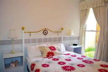 Georgian Court Bed & Breakfast - Accommodation Noosa 9