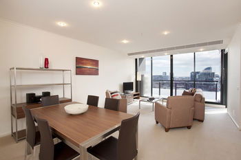 Melbourne Short Stay Apartments On Whiteman - Accommodation Noosa 8