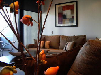 AKOM Docklands - Accommodation Noosa 2