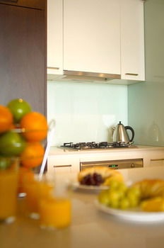 AKOM Docklands - Accommodation Noosa 8