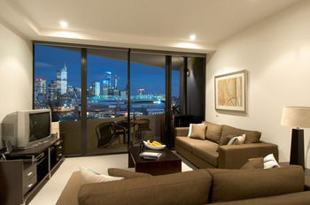 AKOM Docklands - Accommodation Noosa 9