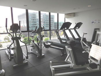 AKOM Docklands - Accommodation Noosa 10