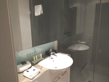 AKOM Docklands - Accommodation Noosa 15