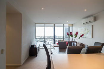 AKOM Docklands - Accommodation Noosa 22