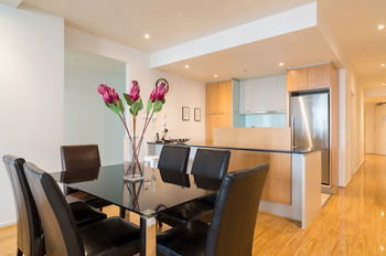AKOM Docklands - Accommodation Noosa 23