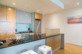 AKOM Docklands - Accommodation Noosa 24