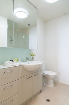 AKOM Docklands - Accommodation Noosa 29