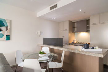 AKOM Docklands - Accommodation Noosa 32