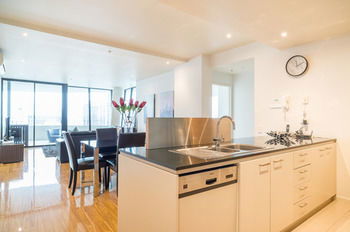 AKOM Docklands - Accommodation Noosa 34
