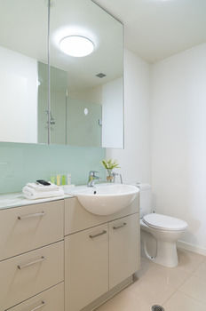 AKOM Docklands - Accommodation Noosa 38