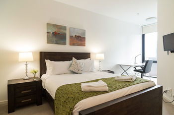 AKOM Docklands - Accommodation Noosa 42