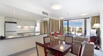 OVR Caloundra - Accommodation Noosa 10