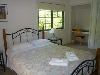 Whispering Pines Chalet & Cottages - Accommodation Noosa 19