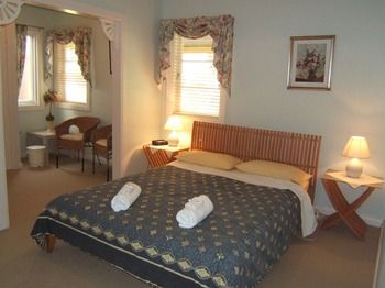 Whispering Pines Chalet & Cottages - Accommodation Noosa 25