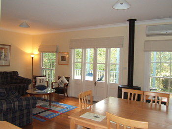 Whispering Pines Chalet & Cottages - Accommodation Noosa 26