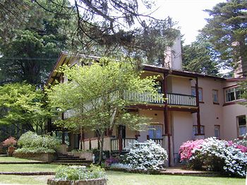 Whispering Pines Chalet & Cottages - Accommodation Noosa 2