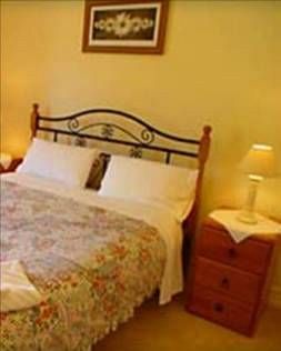 Whispering Pines Chalet & Cottages - Accommodation Noosa 3
