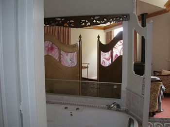 A Camelot Tower & Penthouse - Accommodation Noosa 19