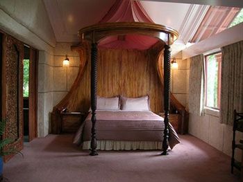 A Camelot Tower & Penthouse - Accommodation Noosa 6