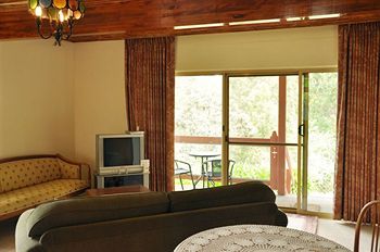 A Camelot Tower & Penthouse - Accommodation Noosa 10