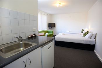 City Edge Serviced Apartments East Melbourne - Accommodation Noosa 6