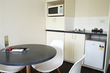 City Edge Serviced Apartments East Melbourne - Accommodation Noosa 40