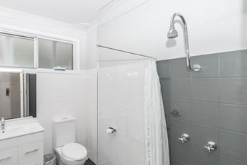 The Esplanade Motel - Formerly Eco-Inn Warners Bay - Accommodation Noosa 6