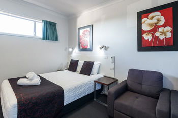 The Esplanade Motel - Formerly Eco-Inn Warners Bay - Accommodation Noosa 9