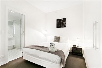 Docklands Private Collection Of Apartments - Digital Harbour - Accommodation Noosa 2