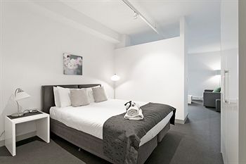 Docklands Private Collection Of Apartments - Digital Harbour - Accommodation Noosa 3