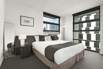 Docklands Private Collection Of Apartments - Digital Harbour - Accommodation Noosa 4